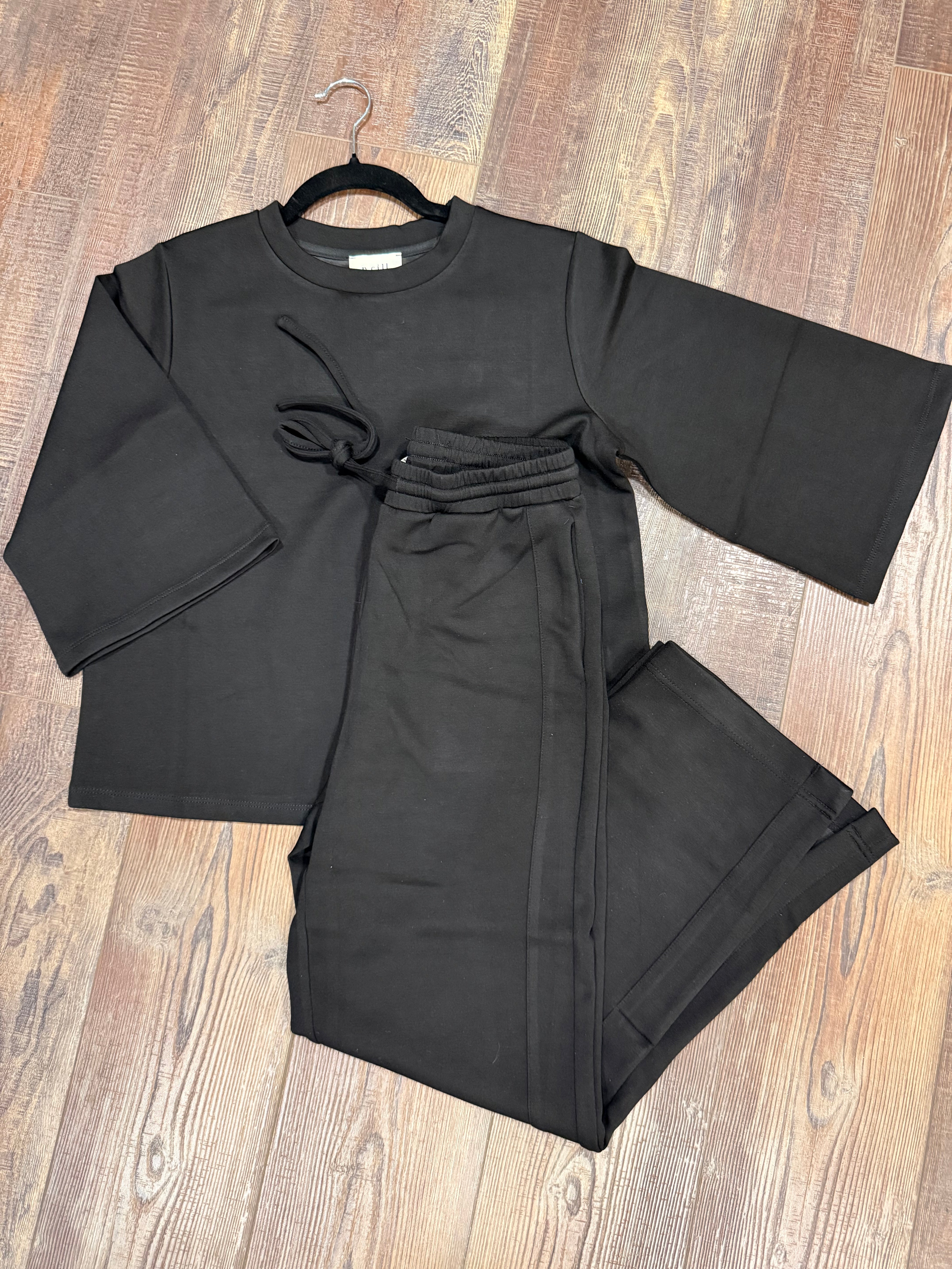 Black Travel & Leisure Set