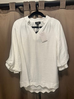 Gigio OFF WHITE Scalloped Edged V-neck Blouse with 3/4 length gathered Ballon Sleeves