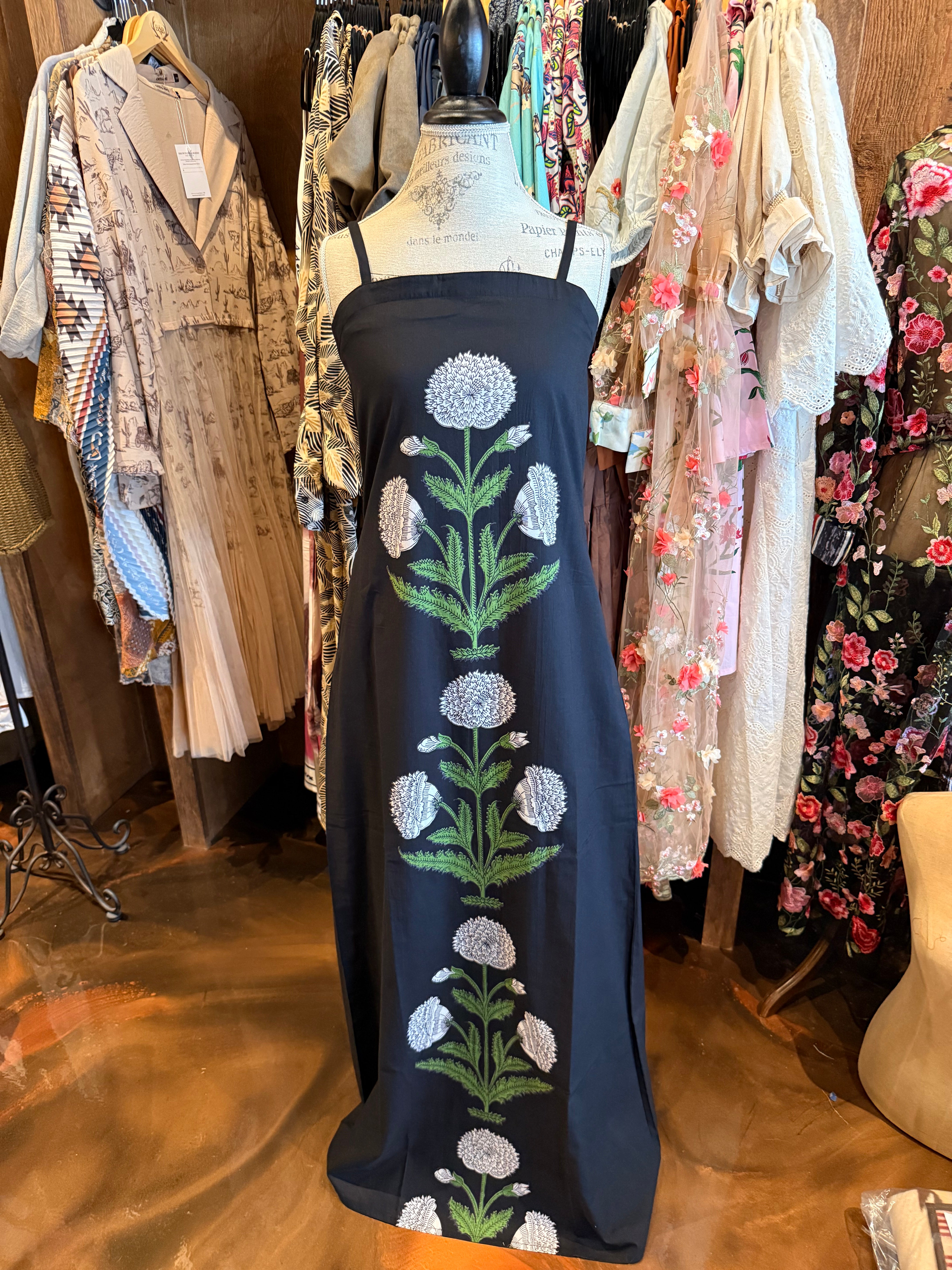 Sarah Ann Floral Front Maxi Dress in Black & White
