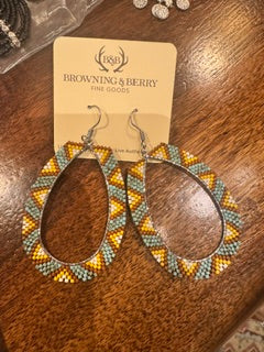 Large Oval Loop Turquoise cream Beading