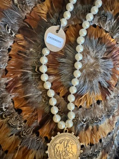 Pearls with double horse coin pendant EKD