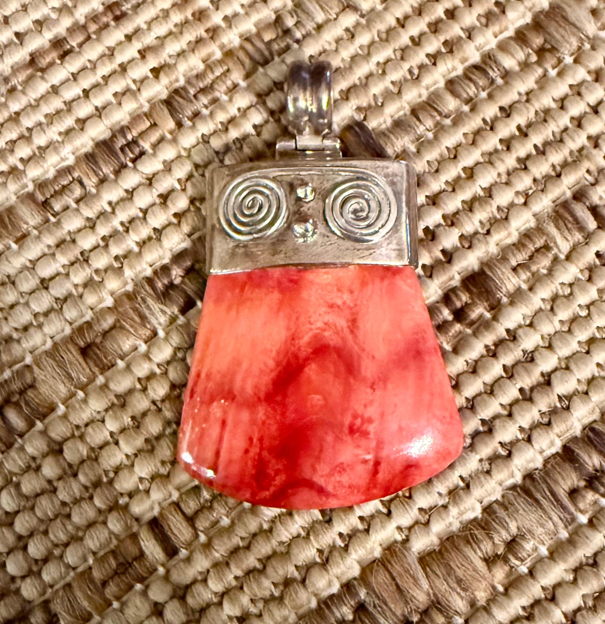 Sterling Silver Pendant with Spondylus Shell