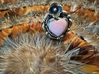 Barbosa Pink Conch Heart Ring