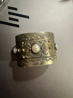 Barbosa Handmade Cuff with Pearl Stones